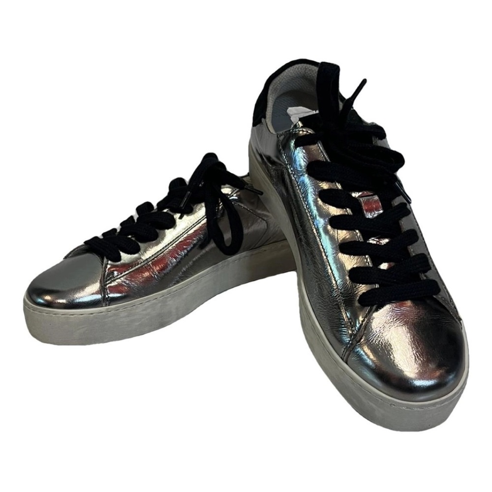 Shana Leather Metallic Sneaker BRAND NEW - Picture 2 of 7